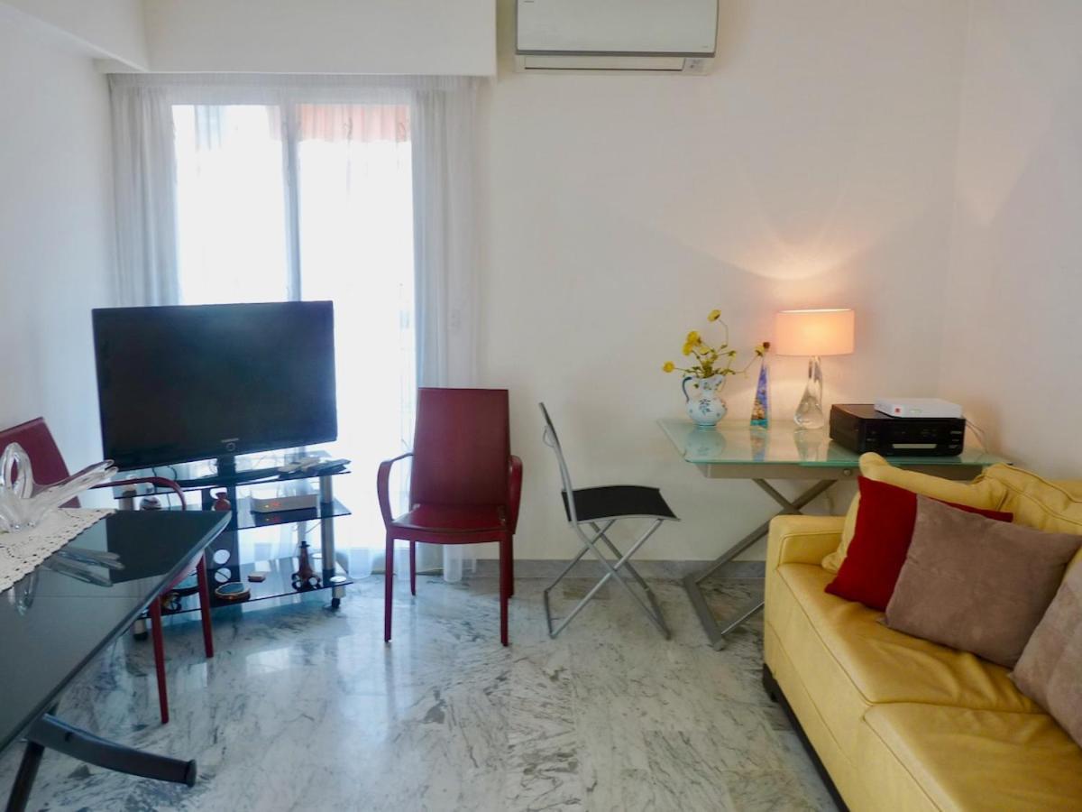 Carlton View Apartment: *