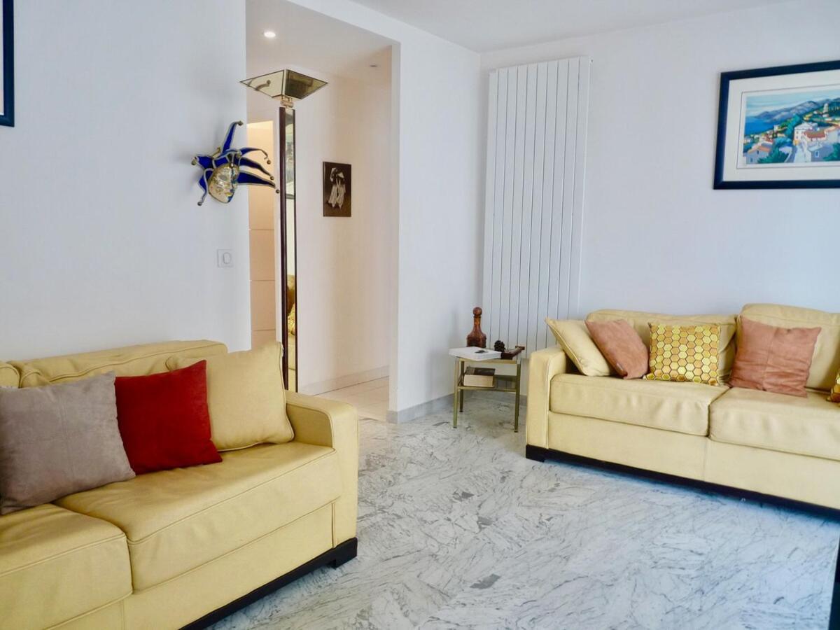 Carlton View Apartment: